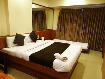 Lucky Hotel Goregaon