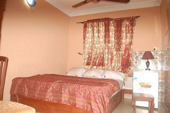 Eagleston Plaza Hotel
