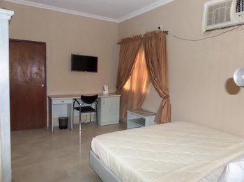 Woodridge Hotel