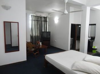 Hills Seen Hotel