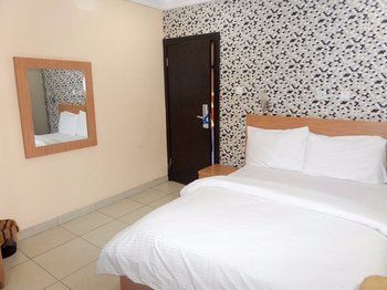 Siman Suites