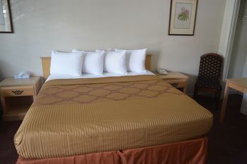 Welcome Inn on Colorado Blvd