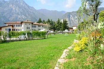Outdoor Pictures 24