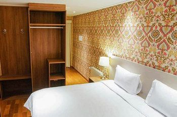 Chris Park Hotel