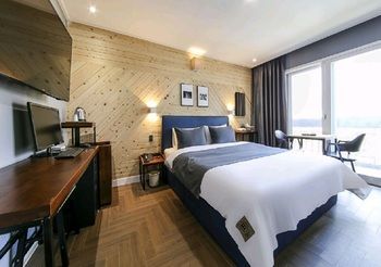 Changwon Jinhae Yongwon Brown Dot Hotel