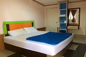 OYO 276 The Resort Chonburi