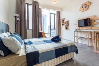 Enics Guesthouse  Empire Damansara