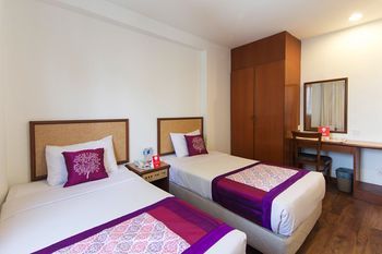 OYO 305 First Business Inn