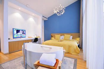 Meijie Mountain Hotspring Resort