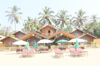 Anantra Sea View Resort