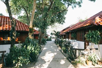 Haadrin Resort