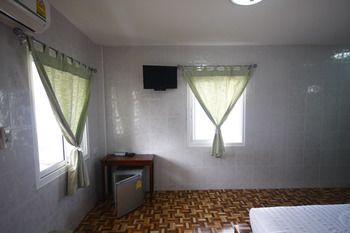 Chompoo Resort