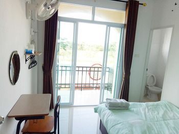 Innkhun House URT Suratthani Airport