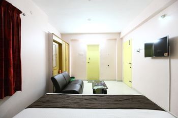 OYO 6732 Dheeran Residency