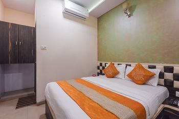 OYO 7879 Golden Tulipz Boutique Hotel