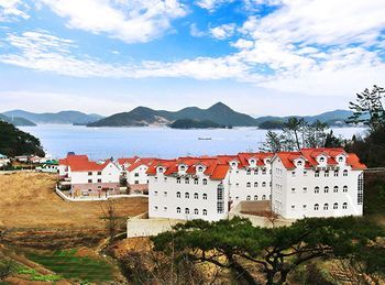 Tongyeong Blue Marine Pension