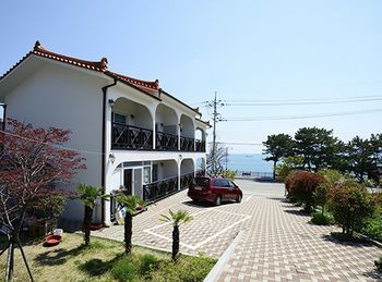 Geoje White Wing Pension