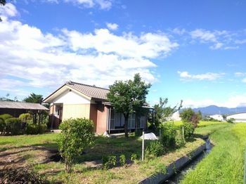 Tomo's hut in Japanese old style