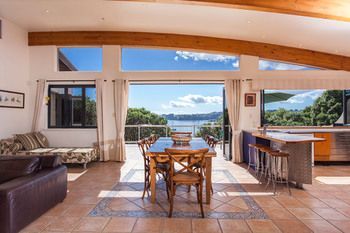 Absolute Beachfront Oneroa Bay