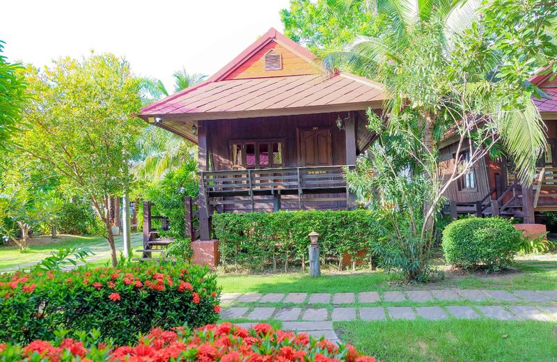 Relax Hive Resort