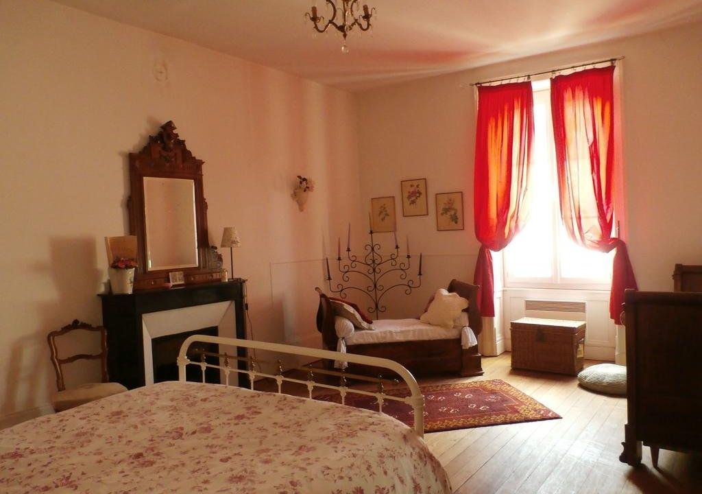 cottage in a town house in the centre of Gray