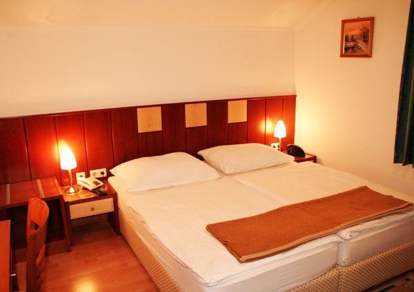 HOTEL KREINER