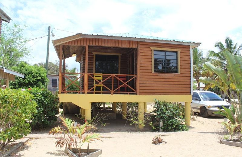 PALM COVE CABINS AT COCONUT ROW