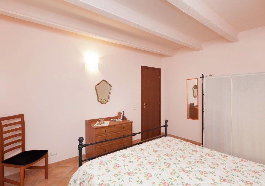Quaint Farmhouse with Terrace in Ville di Corsano