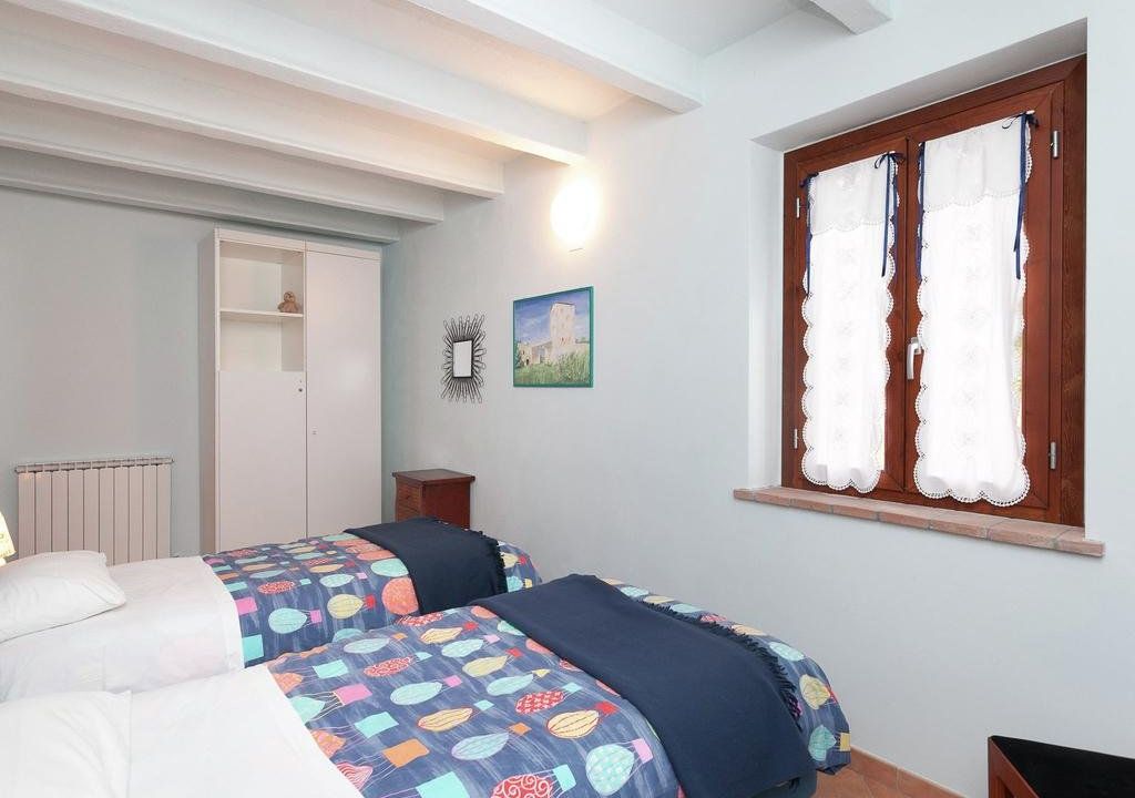 Quaint Farmhouse with Terrace in Ville di Corsano
