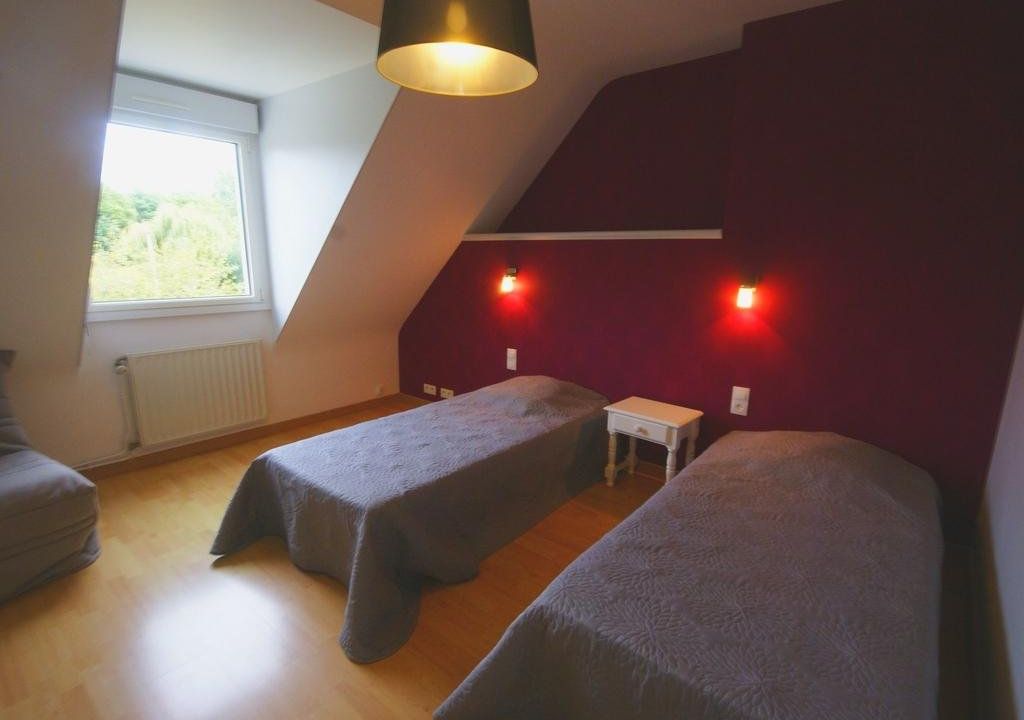 Part of nie house between country and beaches