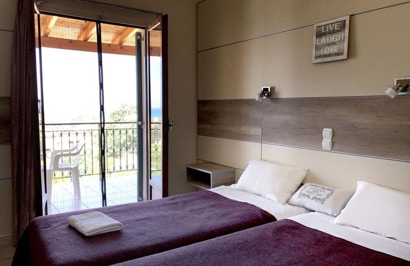 Catamaran Corfu Aparthotel