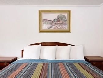 Knights Inn  Macedonia OH