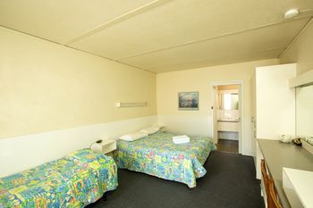 Parkside Inn Motel