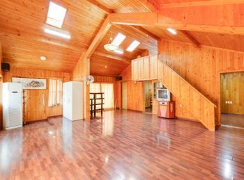 Gapyeong Gold River Castle Pension (group, MT, workshop)