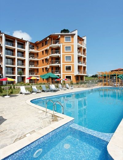 Vemara Club Hotel and Villas - Free parking and Free Beach Access