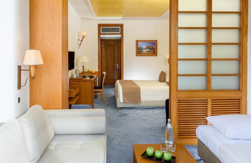 Alexander Beach Hotel & Spa