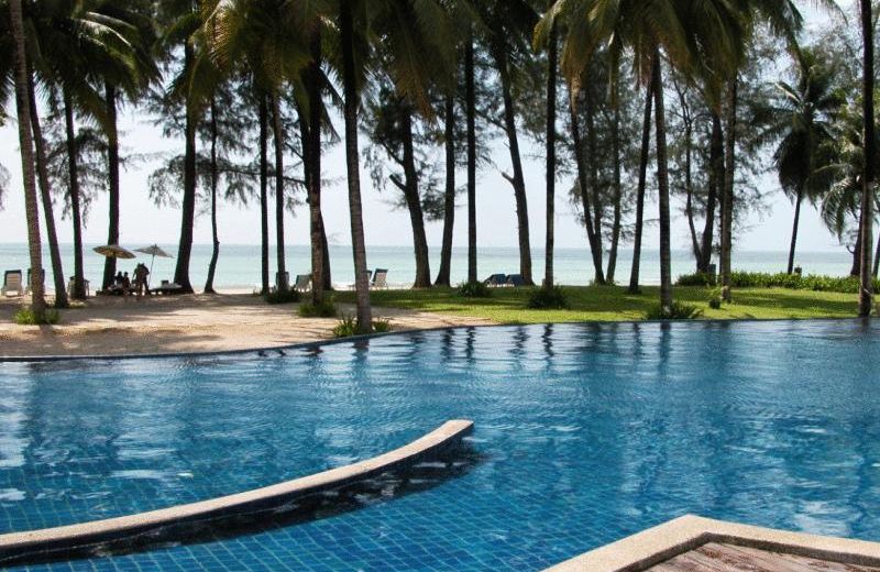 Hotel Royal Bangsak Beach Resort