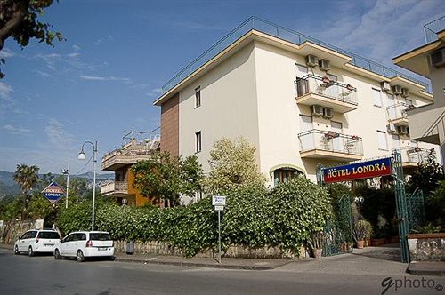 Outdoor Pictures 1