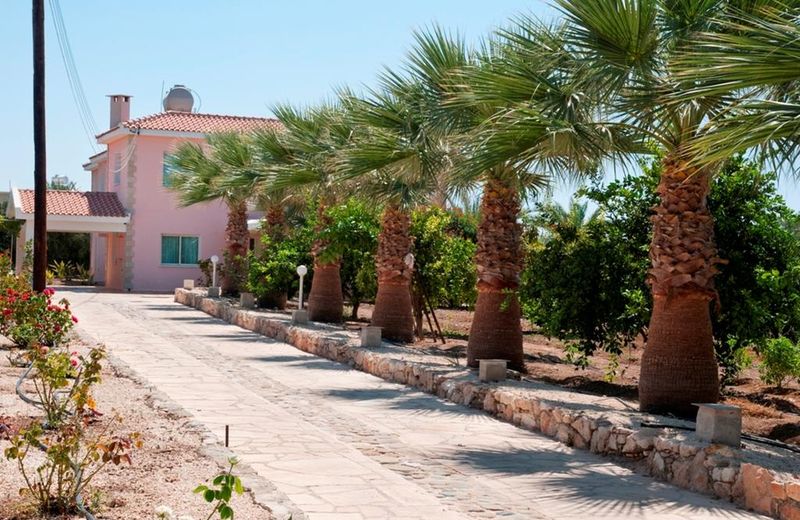 AMALTHIA VILLAS