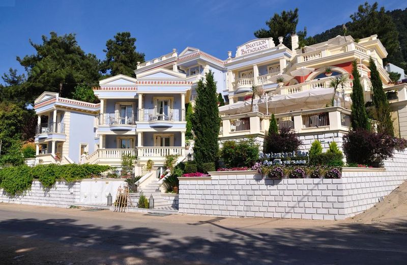 Enavlion Hotel