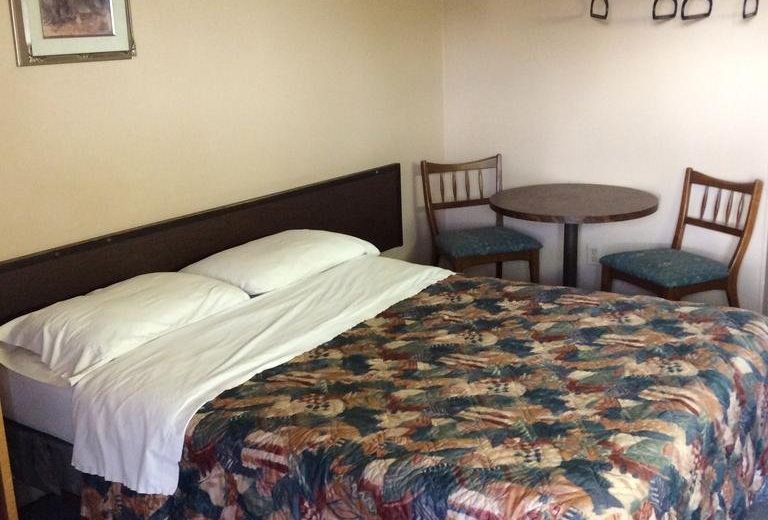 Parkwood Motor Inn