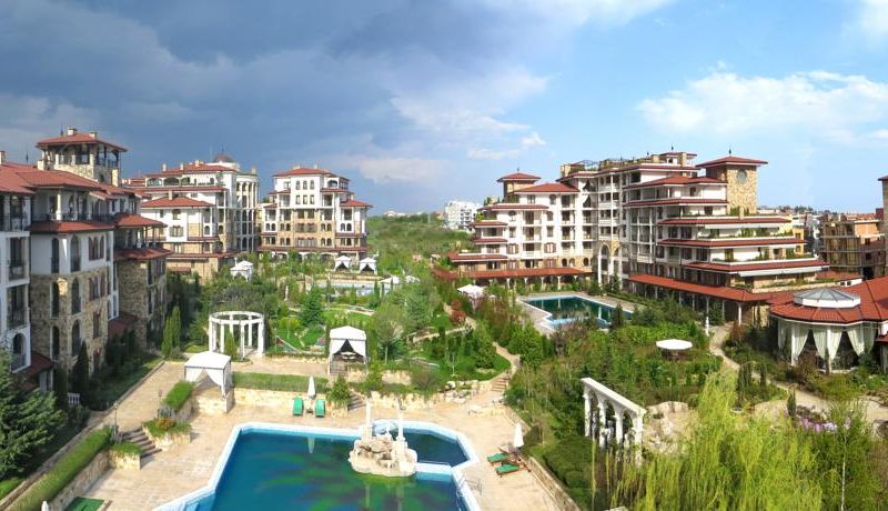 Esteban Apartcomplex