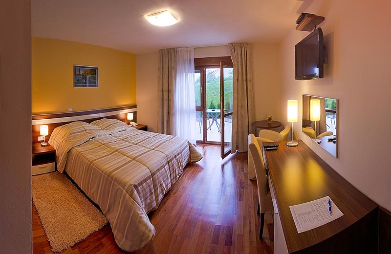 Hotel Degenija