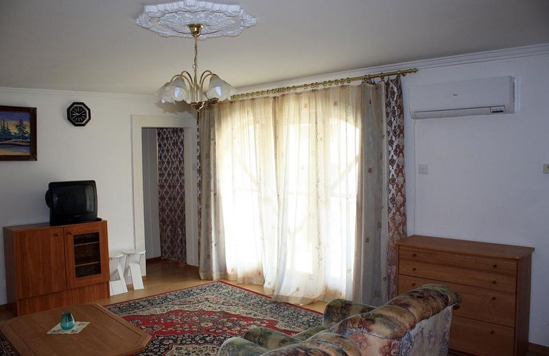 VILLA CITY CENTER HEVIZ