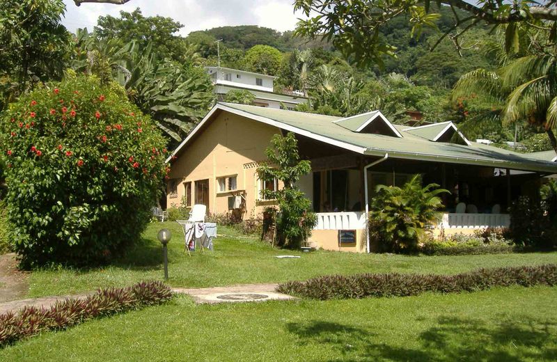 Beau Vallon Bungalows