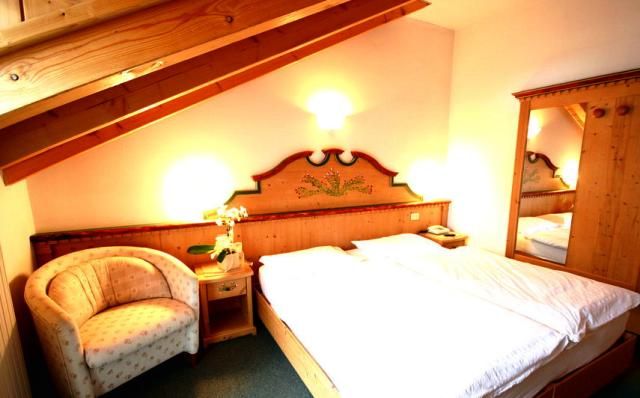 Arnica Mountain Hotel