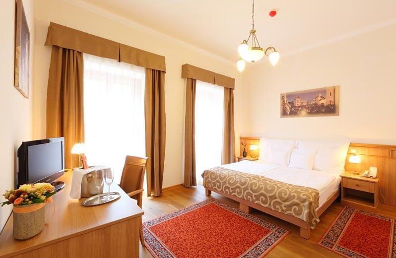 Hotel Historia & Historante