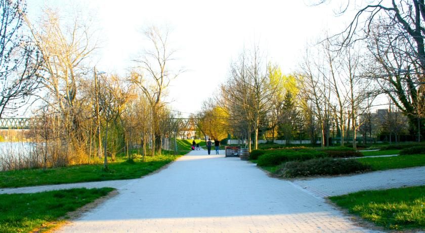 Outdoor Pictures 13