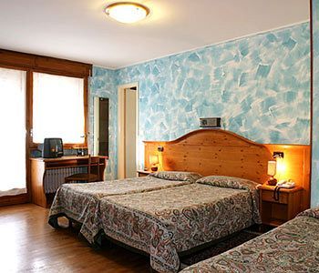 Hotel Holiday Debili