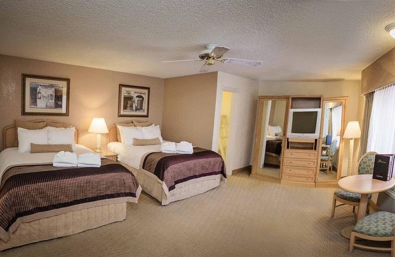 Twin Peaks Lodge & Hot Springs